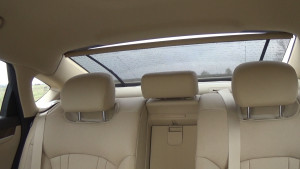 Hyundai Genezis_заднее сиденье и шторка2